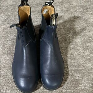 Gorgeous navy Chelsea boot.  Size 13